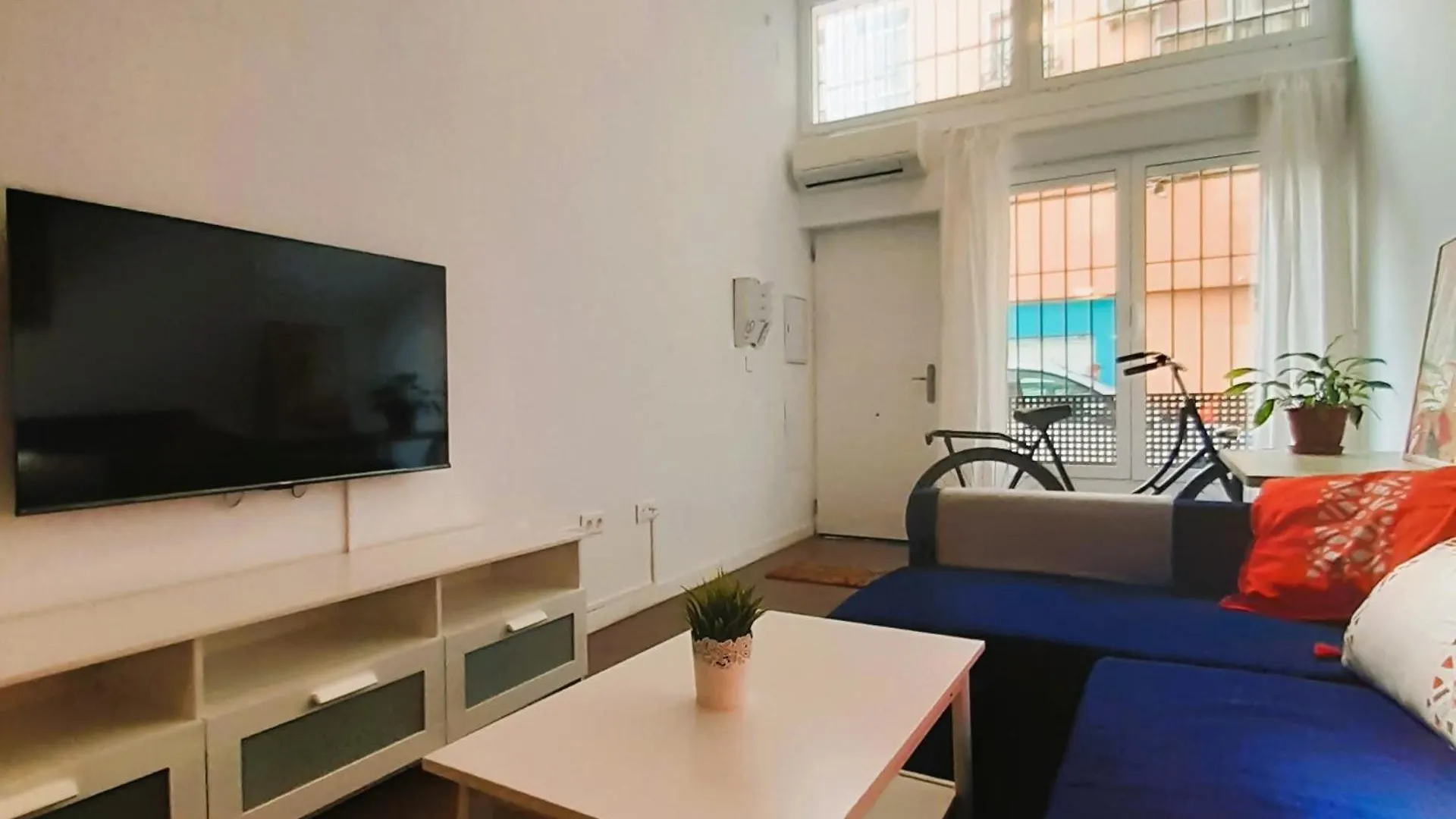 La Caramba Amplio Apartamento En La Playa Málaga