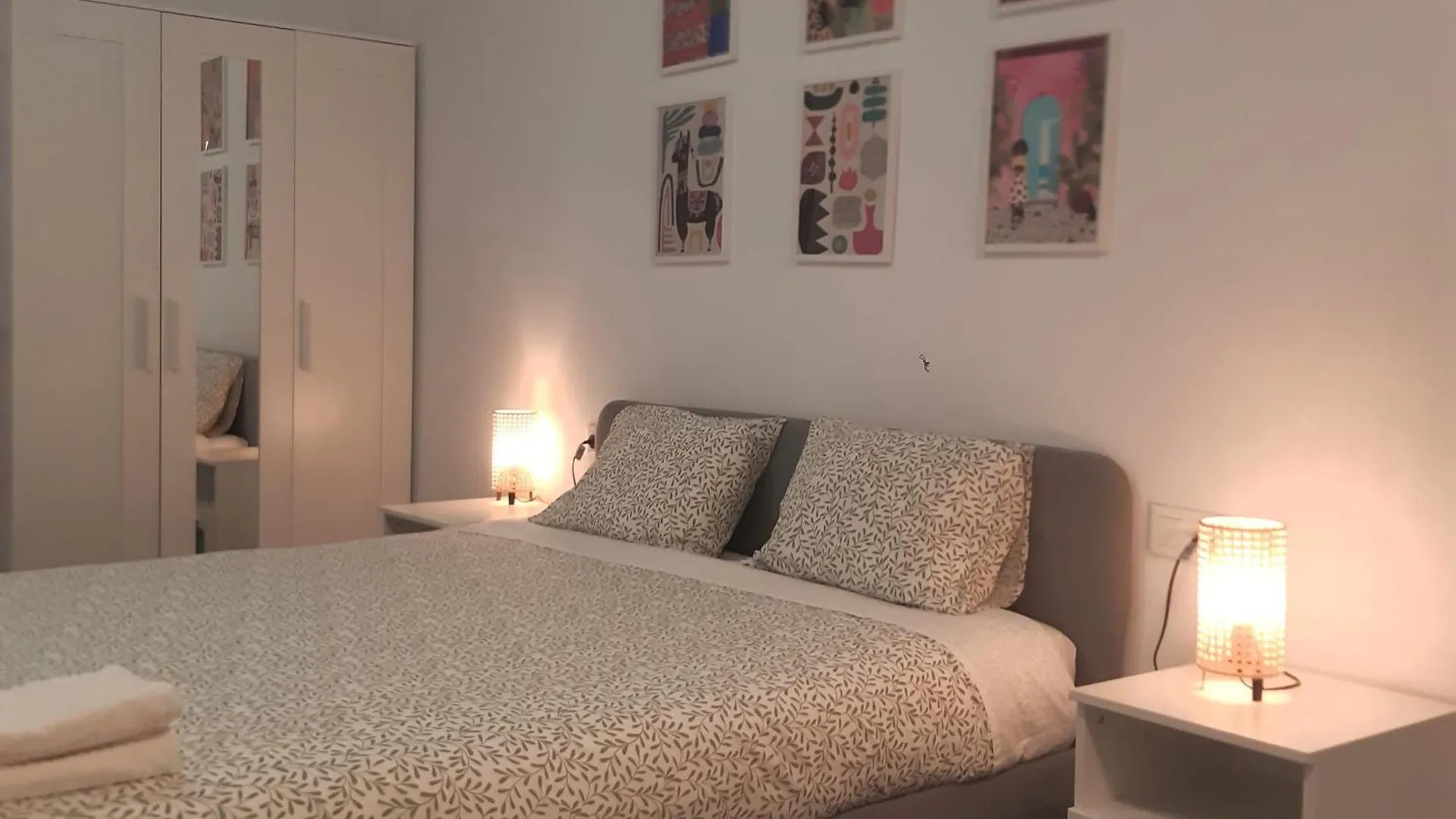 La Caramba Amplio Apartamento En La Playa Málaga